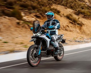 CF Moto MT 800 X