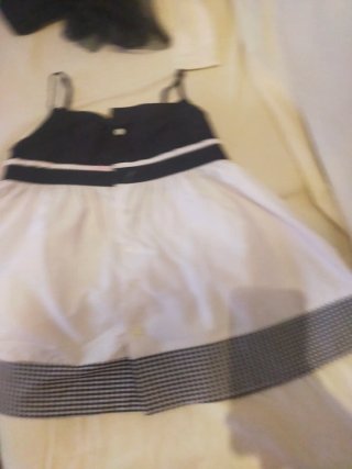 Vestido blanco y negro con flores