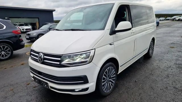 Volkswagen Multivan 2017 - foto 1