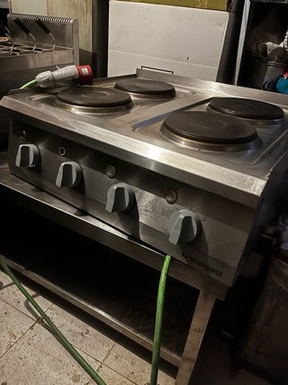 Cocina industrial eléctrica 4 fuegos
