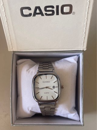 Reloj Casio Vintage Plateado y Blanco