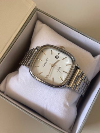 Reloj Casio Vintage Plateado y Blanco