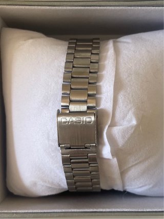 Reloj Casio Vintage Plateado y Blanco