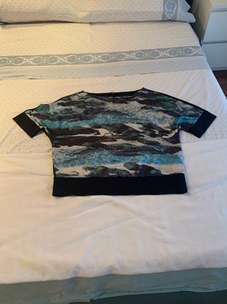 Blusa negra seda estampada multicolor