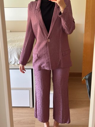 Traje chaqueta morado estampado