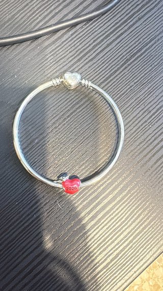 Pulsera rígida corazón 2026 plata