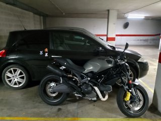 Ducati Monster Edición Limitada Gris