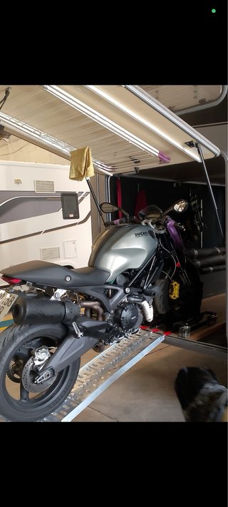 Ducati Monster Edición Limitada Gris