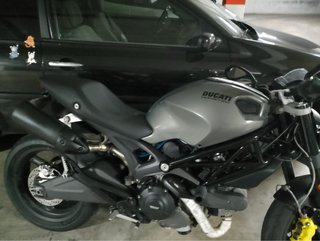 Ducati Monster Edición Limitada Gris