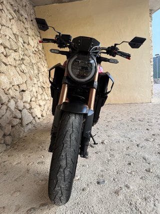 Honda CB650R 2023 A2/A 95cv Revisiones al dia