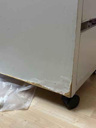 Mesa auxiliar con ruedas