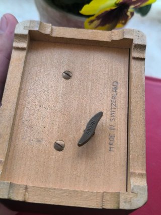 Caja Musical Suiza Reuge Pintada a Mano