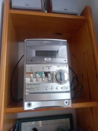 Equipo de música JVC 90W