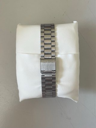 Reloj Casio Vintage Plateado y Azul Marino