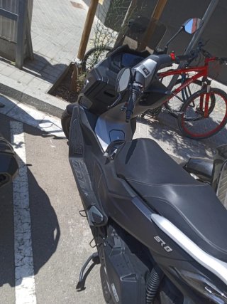Moto Vogue scooter, completamente nueva..