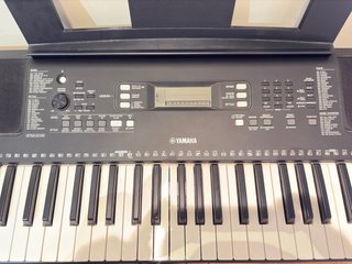 Yamaha PSR-E363 + Soporte y taburete GUIL