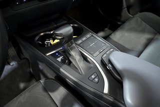 Lexus UX 2.0 250h Business