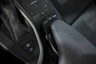 Lexus UX 2.0 250h Business