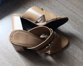 Sandali Calvin Klein beige con tacco