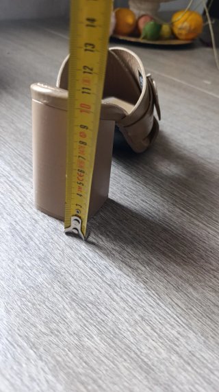 Sandali Calvin Klein beige con tacco