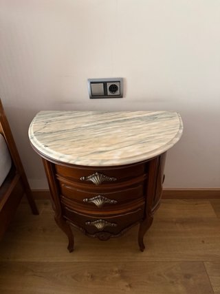 Habitación clásica madera maciza y mármol