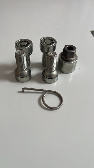 TORNILLOS ANTIRROBO VW GOLF AUDI SEAT VW T5T6.1