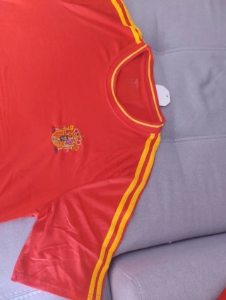 Camiseta España Roja y Amarilla usada una vez.