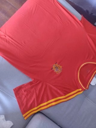Camiseta España Roja y Amarilla usada una vez.