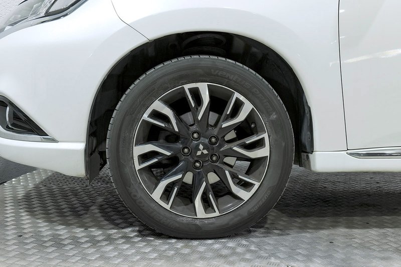 Mitsubishi Outlander 2016, foto 15