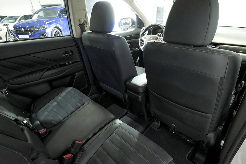 Mitsubishi Outlander 2016, foto 16
