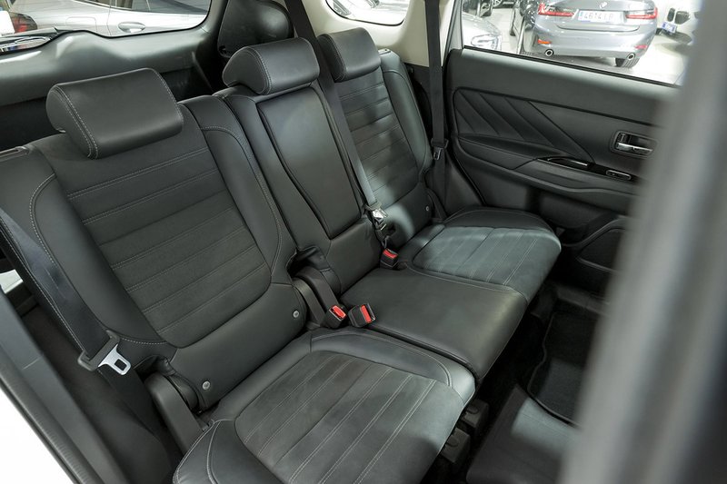 Mitsubishi Outlander 2016, foto 18