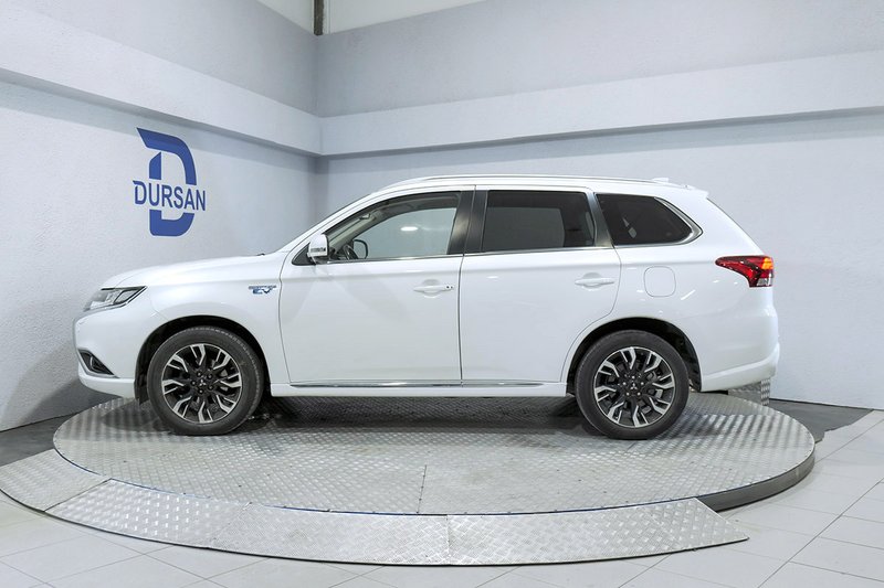 Mitsubishi Outlander 2016, foto 21