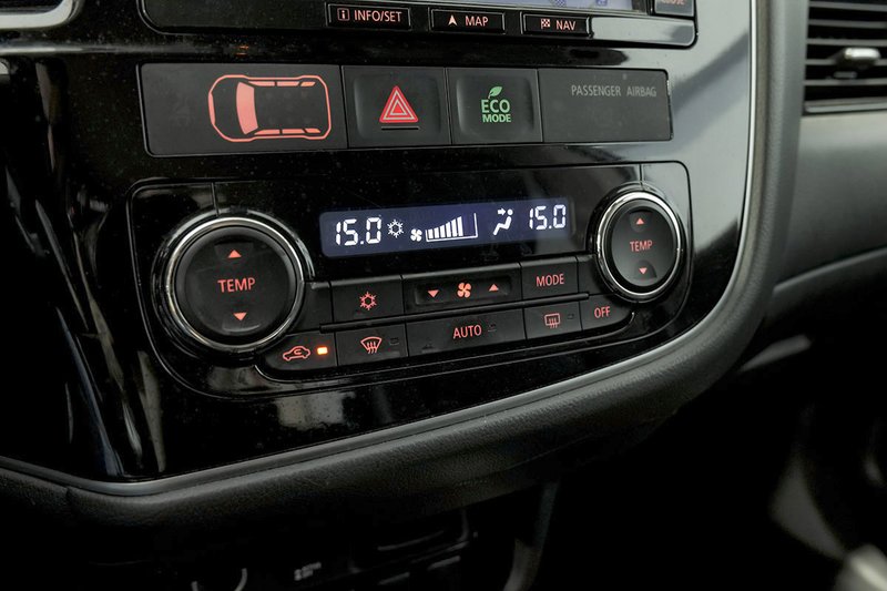 Mitsubishi Outlander 2016, foto 32