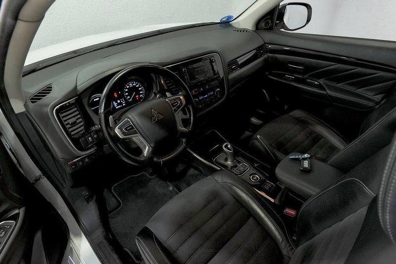 Mitsubishi Outlander 2016, foto 36