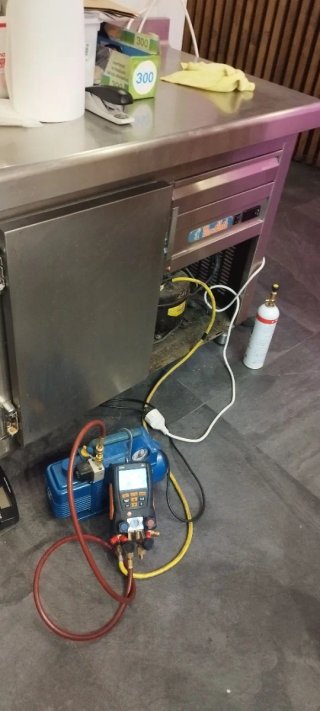 Carga de gas para aire acondicionado
