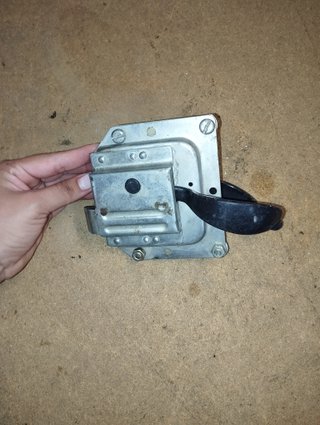 Cerradura puerta delantera Izq. Seat inca 2003
