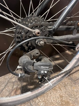 Bicicleta de paseo con cesta y 2 candados