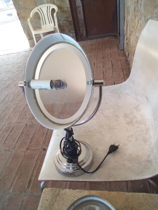 Espejo BaByliss con luz.    (Falta cambiar bola )