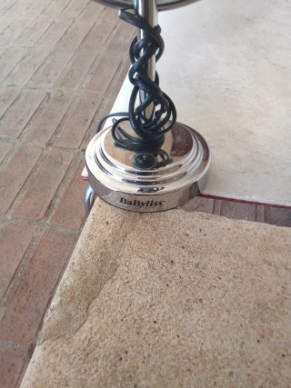 Espejo BaByliss con luz.    (Falta cambiar bola )