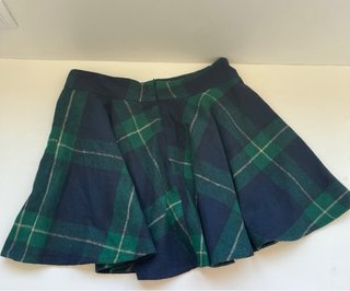 Conjunto cuadros verde y azul crop top falda