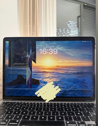 MacBook Air M1 13 Gris Espacial Pantalla rota