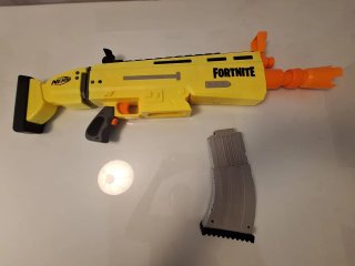 Pistola Nerf Fortnite Amarillo