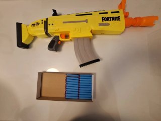 Pistola Nerf Fortnite Amarillo