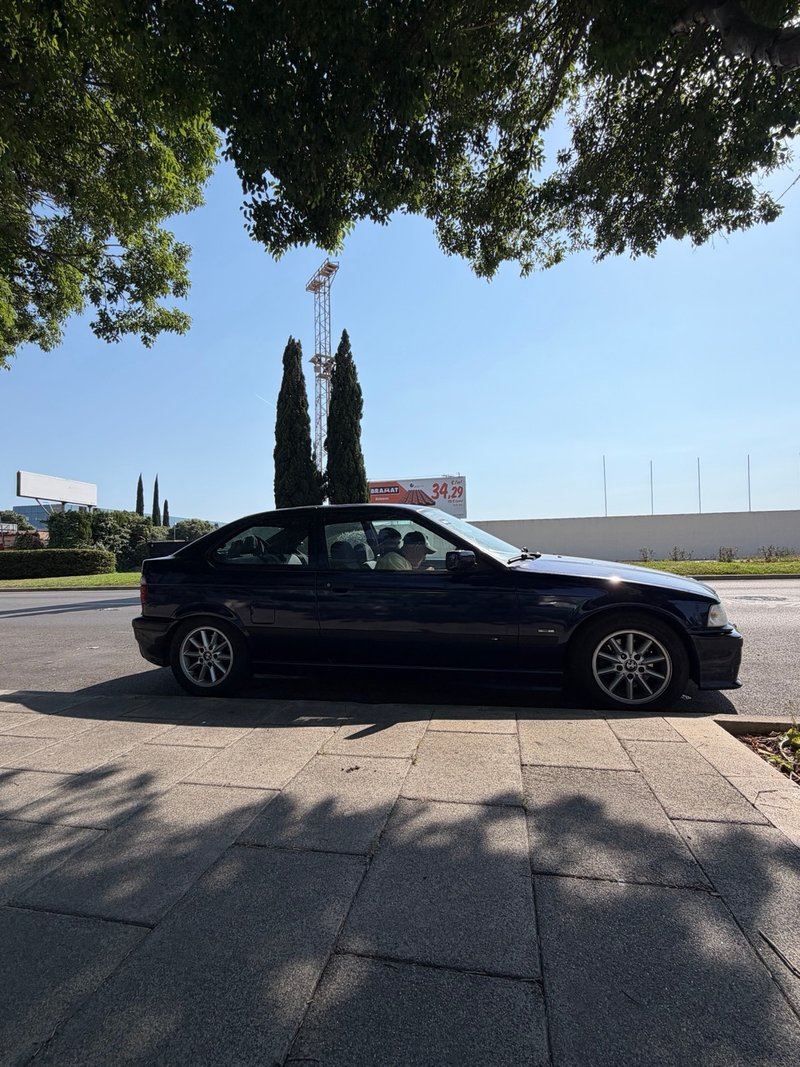 BMW E36 316i  1999 - foto 1