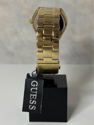 ¡NUEVO! Reloj Guess Dorado y Esfera Negra