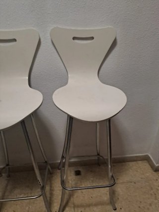 Taburetes altos blancos (Set de 6) 15€ cada uno
