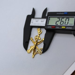 Colgante de oro de 18k. Peso: 11.31 gr.