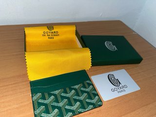 Tarjetero Goyard Verde
