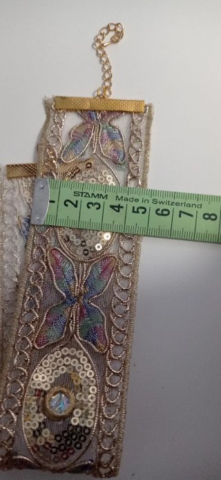 Gargantilla choker lentejuelas y mariposas bordada
