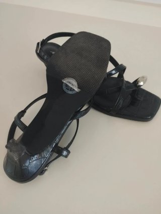 Sandalias Sisteria Tacón Medio Negras Talla 37